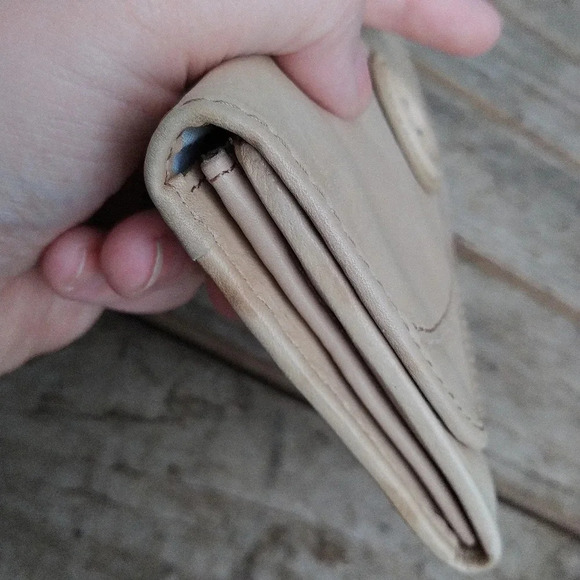 Fossil Leather Wallet - Picture 7 of 13